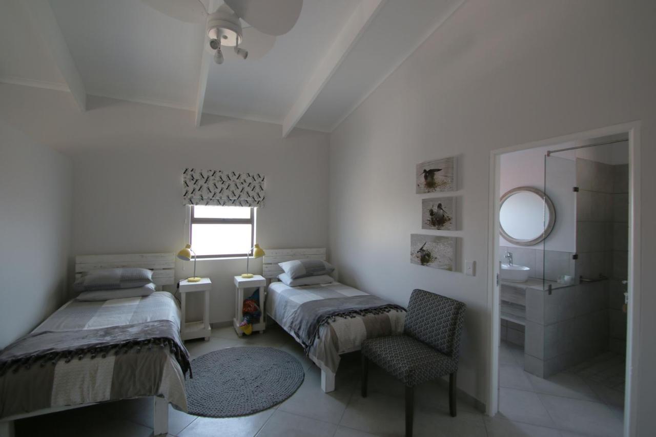 Albatross Guesthouse Langebaan Exterior photo